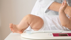 8 Tanda Bayi Mengalami Obesitas yang Perlu Moms Waspadai