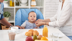 Panduan Memilih Camilan untuk Bayi 6 Bulan