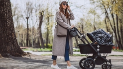 Tips Memilih Stroller yang Nyaman untuk Traveling dengan Anak