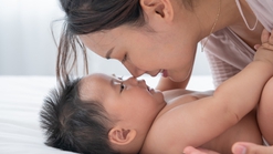 Cara Membangun Bonding dengan Bayi dan Manfaatnya