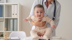Berat Badan Ideal Bayi Usia 6 Bulan dan Cara Dukung Tumbuh Kembangnya
