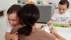 7 Cara Mengatasi Anak Tantrum di Depan Umum
