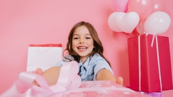 20 Ide Kado untuk Anak Perempuan Umur 7 Tahun yang Paling Berkesan