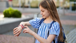 Cara Memilih Jam Tangan Anak Perempuan yang Tepat