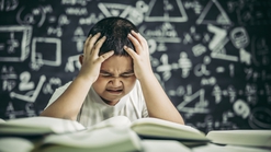 Anak Takut Ujian Sekolah? Ini Cara Membantunya dengan Tenang