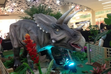 Bermain Sambil Belajar Tentang Dinosaurus