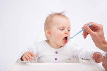 10 Makanan Terlarang untuk Bayi