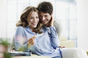 5 Tips Tetap Romantis saat Hamil