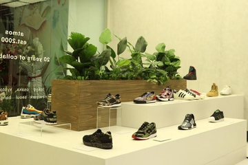 Berburu Rare Sneakers di Atmos Indonesia