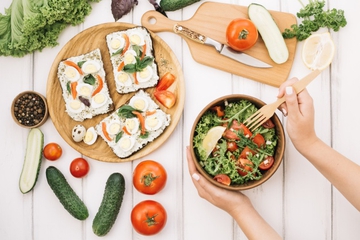 Wow, Makan Salad Sayur Bantu Anda Kenyang Lebih Lama!