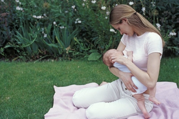 Hypnobreastfeeding Bantu Ibu Menyusui Bayi