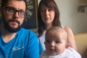 Bayi Terancam Ditinggal Orangtua di India