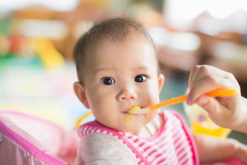 Tips Hadapi Si Kecil yang Sulit Makan (1)