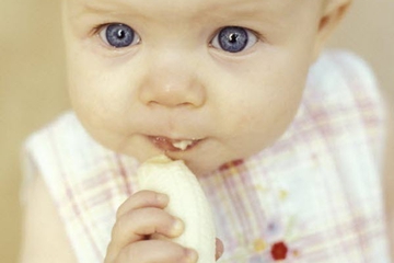 Yuk, Kenalkan Buah Pada Bayi Anda!