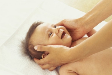 6 Teknik Pijat Bayi