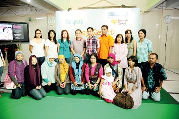Pampers & Hypermart Peduli Korban Banjir