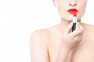 Makin Cantik Dengan Pewarna Bibir