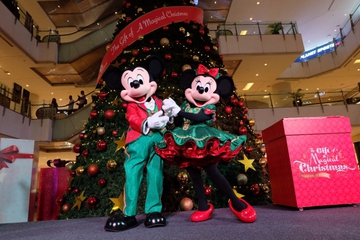 Kemeriahan Natal bersama Mickey & Minnie Mouse