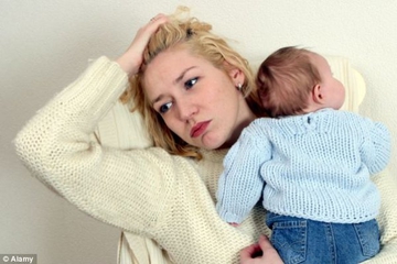 Jangan Biasakan Menggendong Bayi Sebelum Tidur