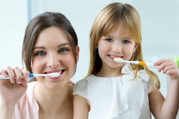 Tips Memilih Sikat Gigi yang Tepat Untuk Anak