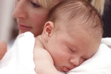 Bayi Kaget Saat Tidur