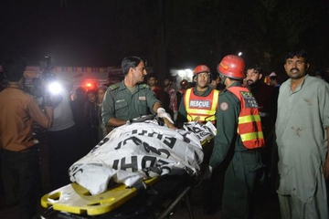 Ledakan di Lahore Menewaskan Puluhan Anak Kecil 