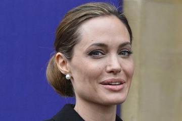Hindari Kanker, Angelina Jolie Potong Payudara