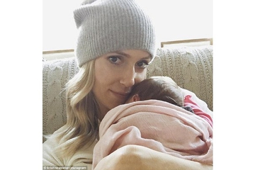 Kristin Cavallari Batal Hadiri Reuni Sekolah karena Melahirkan