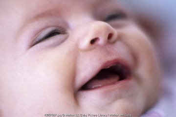 Tip Membersihkan Mulut Bayi