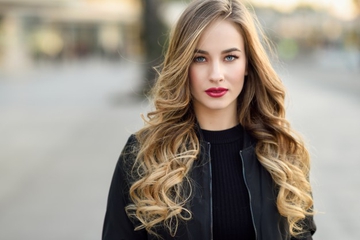 Rambut Lepek? Ini Solusi Efektifnya, Moms!