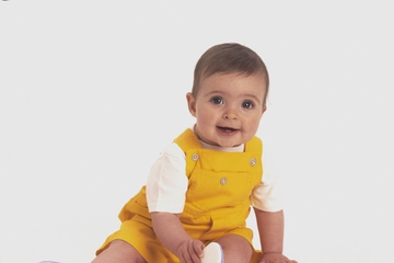 Saat Bayi Belajar Duduk