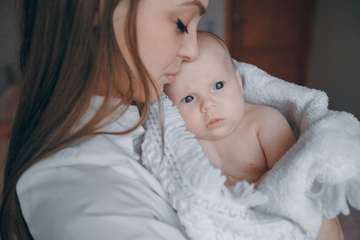 Bayi Tumbuh Gigi Sering Gigit Puting? Ini Solusinya!
