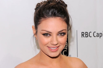 Mila Kunis Menangis Ketika Tinggalkan Wyatt