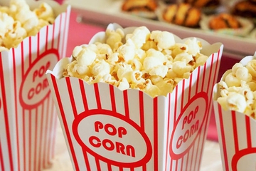 7 Tips Mengajak Balita ke Bioskop