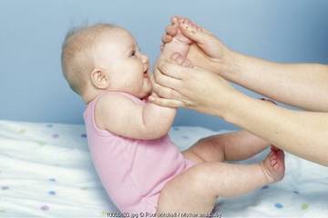 Bayi Usia 7 Bulan Belum Bisa Duduk