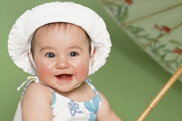 Yuk, Buat Bayi Anda Tertawa!