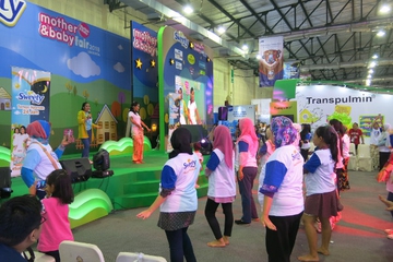 Serunya Bumil Belly Dance di M&B Fair 2018