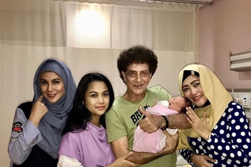 Bahagianya Ahmad Albar Dikaruniai Bayi Perempuan