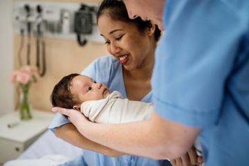 Moms, Ketahui 10 Fakta tentang Bayi baru Lahir Ini