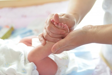 Kiat Memilih Produk Kulit yang Aman untuk Anak 