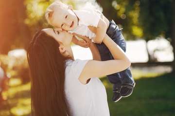 Ingat, Jangan Bangga Punya Anak Gemuk ya Moms