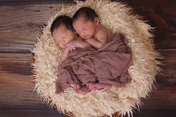7 Tips Memberi Nama Bayi Kembar