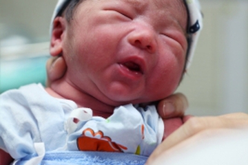 Bau Bayi Tingkatkan Bonding Pasca-Persalinan