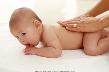 Bahayakah Ajak Bayi ke Ahli Pijat?