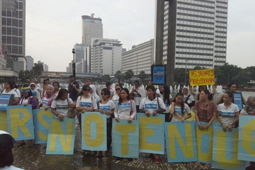 Puluhan Massa Tuntut Pelaku Pelecehan Seksual Anak Dihukum Mati