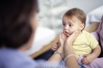 Mengenal Gejala Meningitis pada Bayi