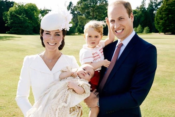 Prince William & Kate Middleton Rilis Foto Keluarga 
