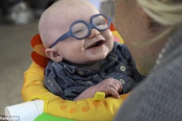 Kisah Haru Bayi yang Akhirnya Bisa Melihat Sang Ibu