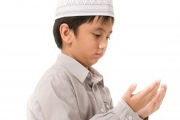 Melatih Anak Salat Tarawih
