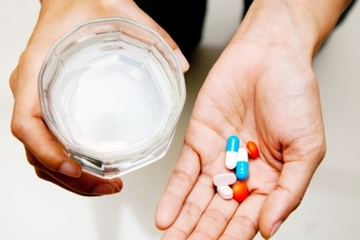 Obat Maag Tidak Boleh Diminum dengan Susu